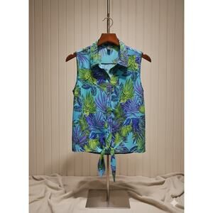 Forever 21 Tropical Print Sleeveless Blouse